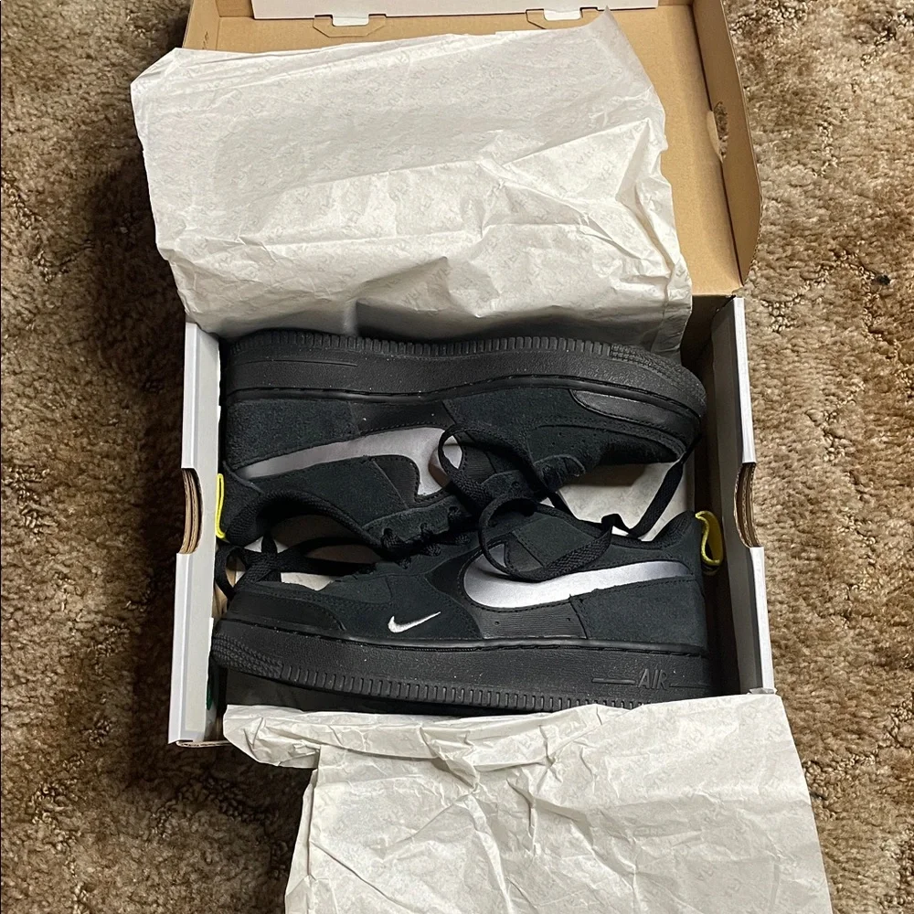 Nike Air Force 1 GS Low Top Black/ Metallic‎ Gray Sneakers with Box
